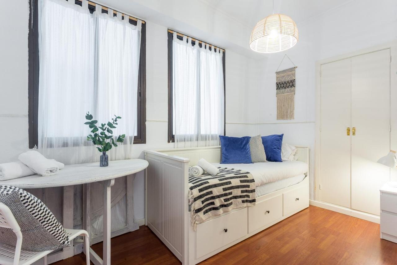 Lodging Apartments Illa Diagonal บาร์เซโลนา ภายนอก รูปภาพ